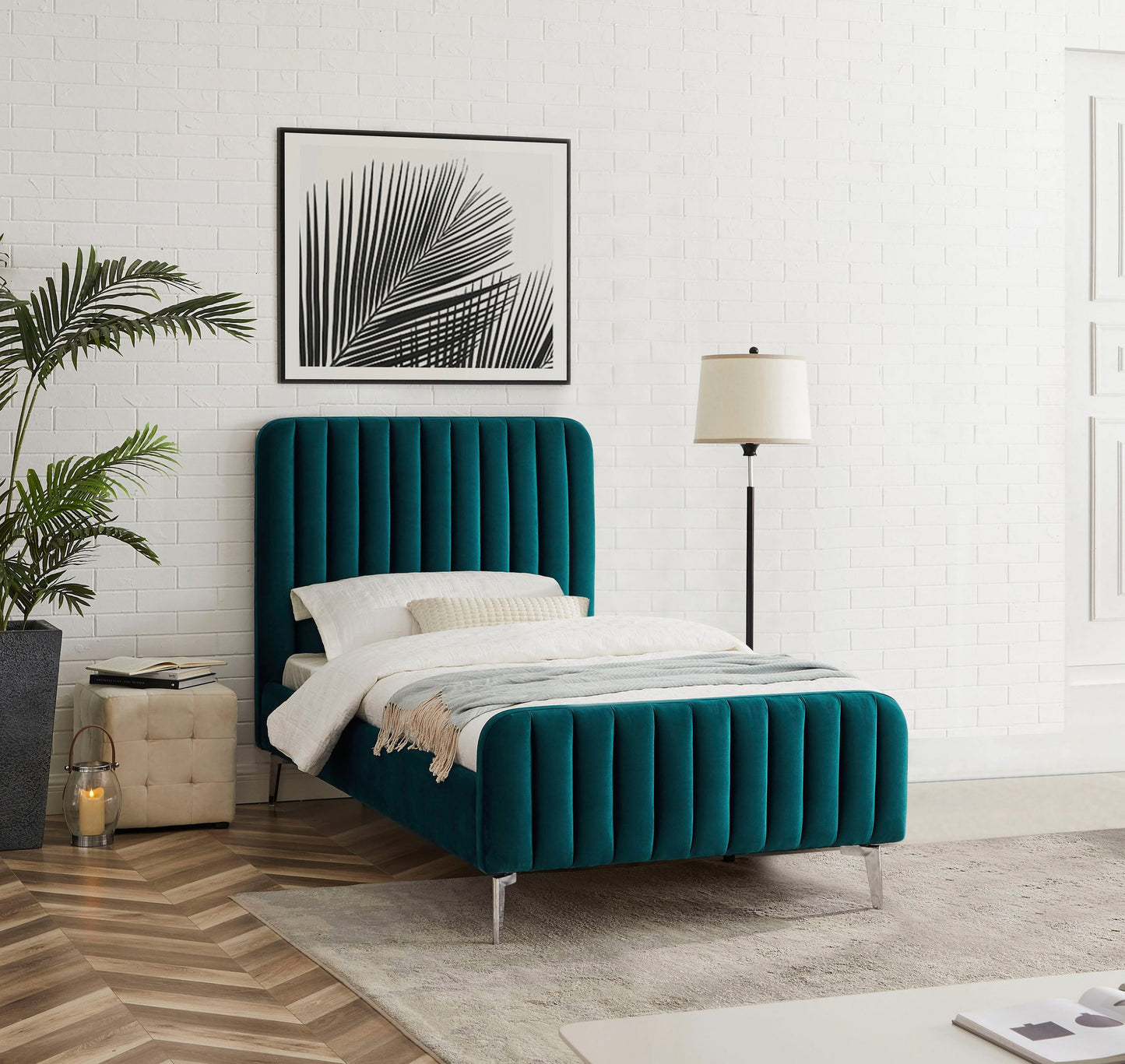 Fluted Velvet Upholstered Bed – Premium Platform Bed with Metal Feet & Luxurious Comfort for Bedroom & Home