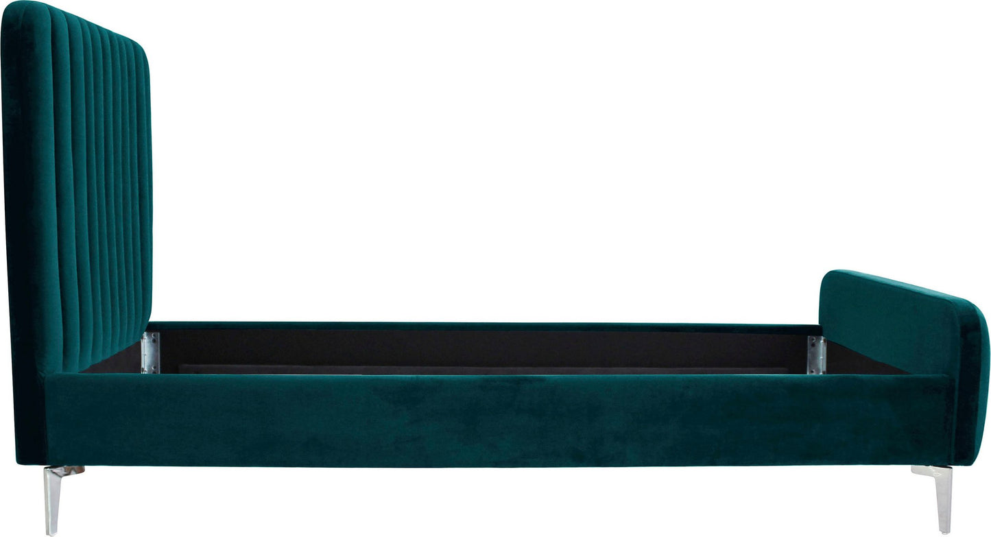 Fluted Velvet Upholstered Bed – Premium Platform Bed with Metal Feet & Luxurious Comfort for Bedroom & Home