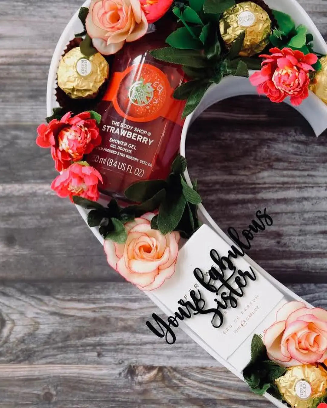 Heartfelt Indulgence – Luxury Heart-Shaped Hamper