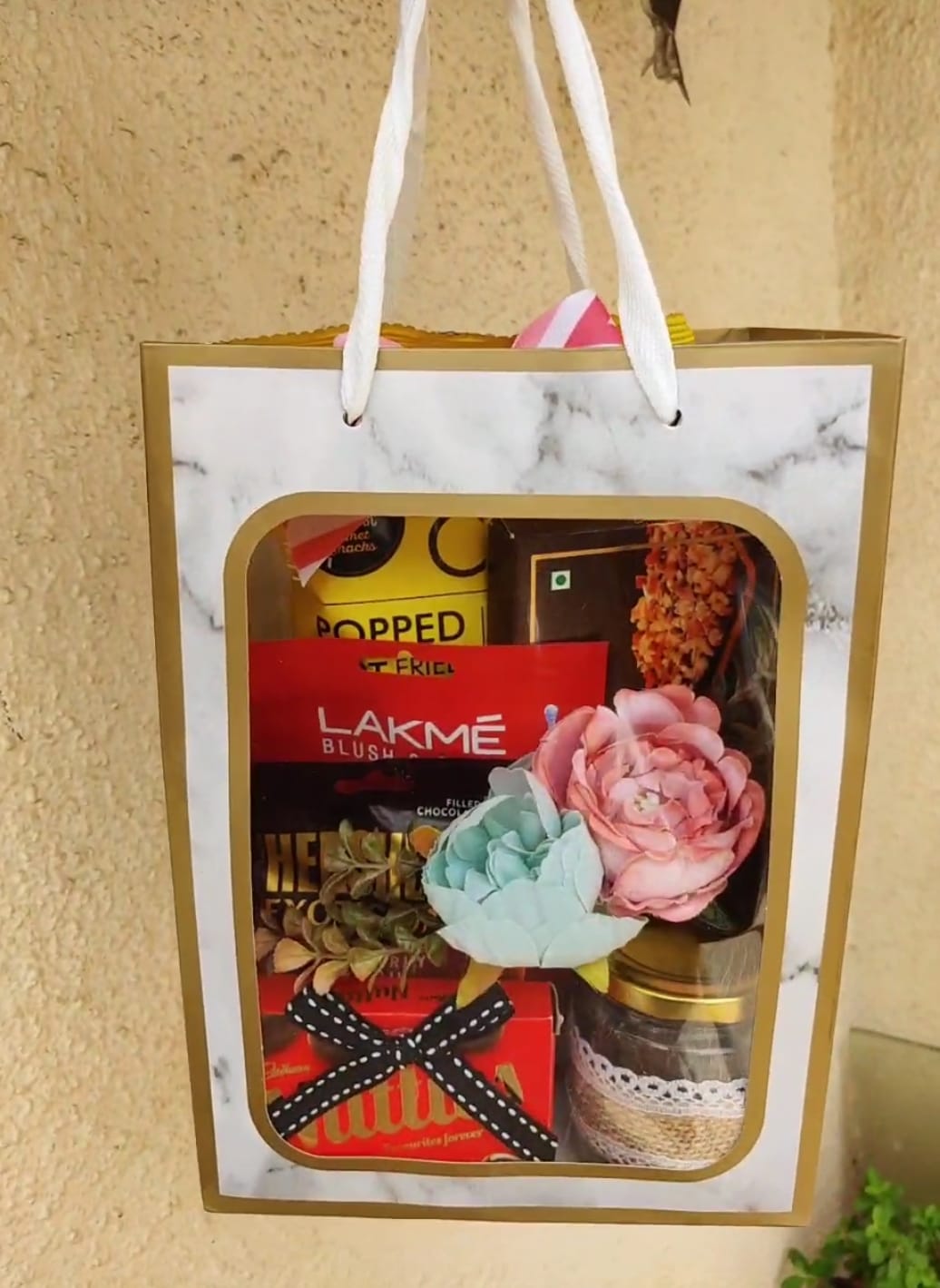 Themed hamper