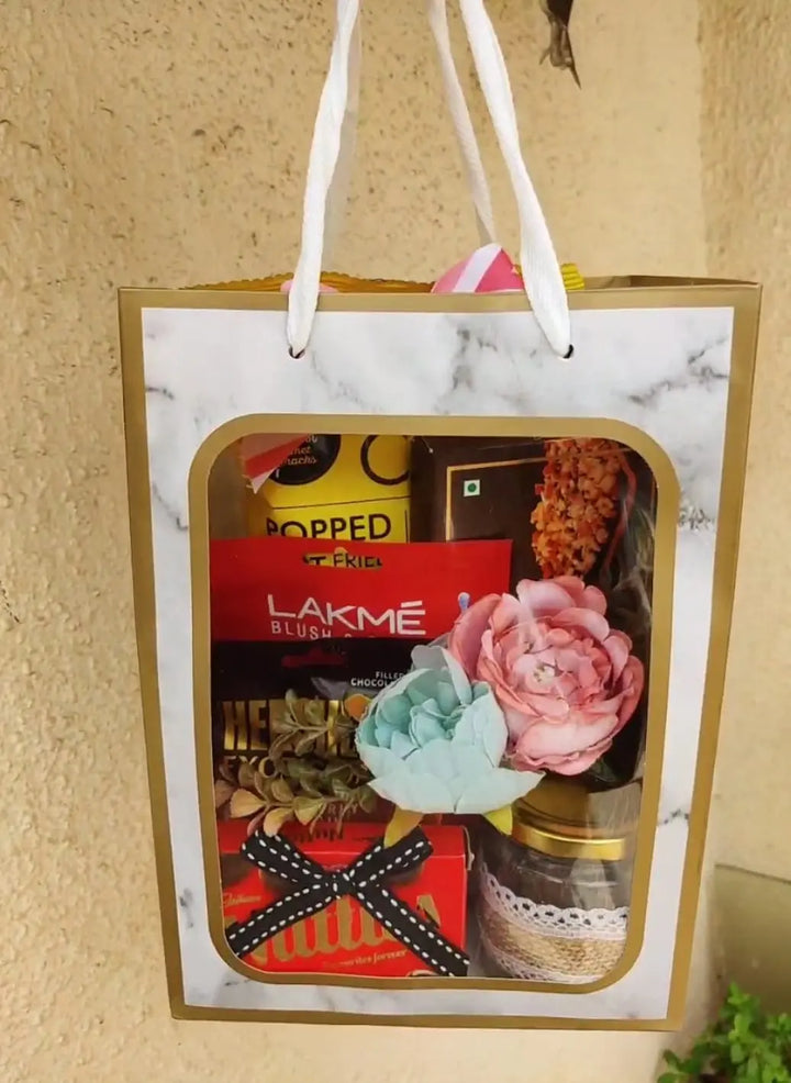 Translation missing: en.Themed hamper 